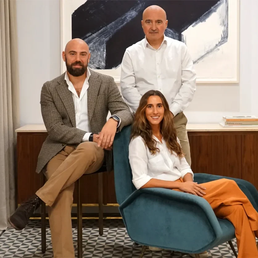 Íñigo Sánchez (CEO), Gonzalo López-Cerón (COO), María Dorado (CMO)